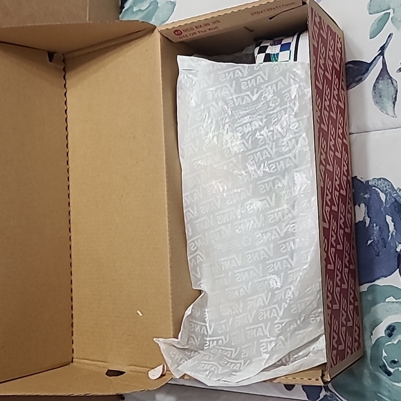 Asher rainbow check size 6 - Picture 2 of 3